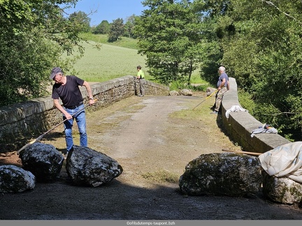 Le Pont de l Abbaye les adherents au travail 17