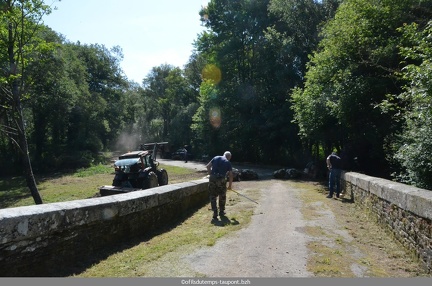 Le Pont de l Abbaye les adherents au travail 47